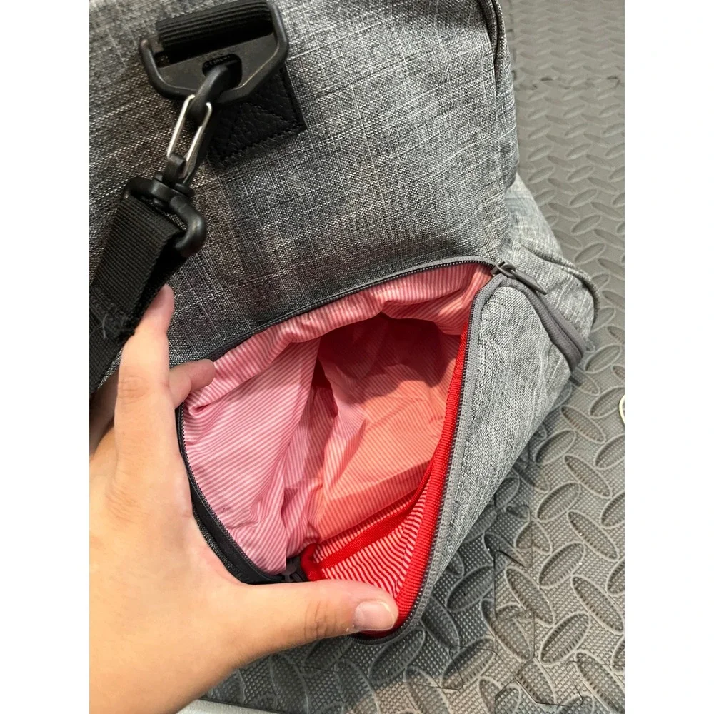 Herschel Supply Co Novel Duffle Bag Unisex OS Gray Heathered Vendr Logo